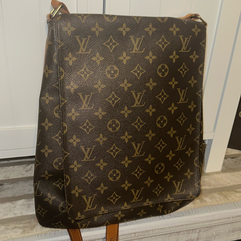 Authentic Louis Vuitton Crossbody